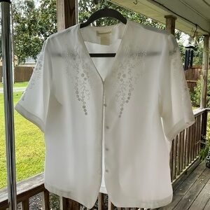 Christie & Jill White Embroidered Blouse size 12 - cottagecore -whimsical